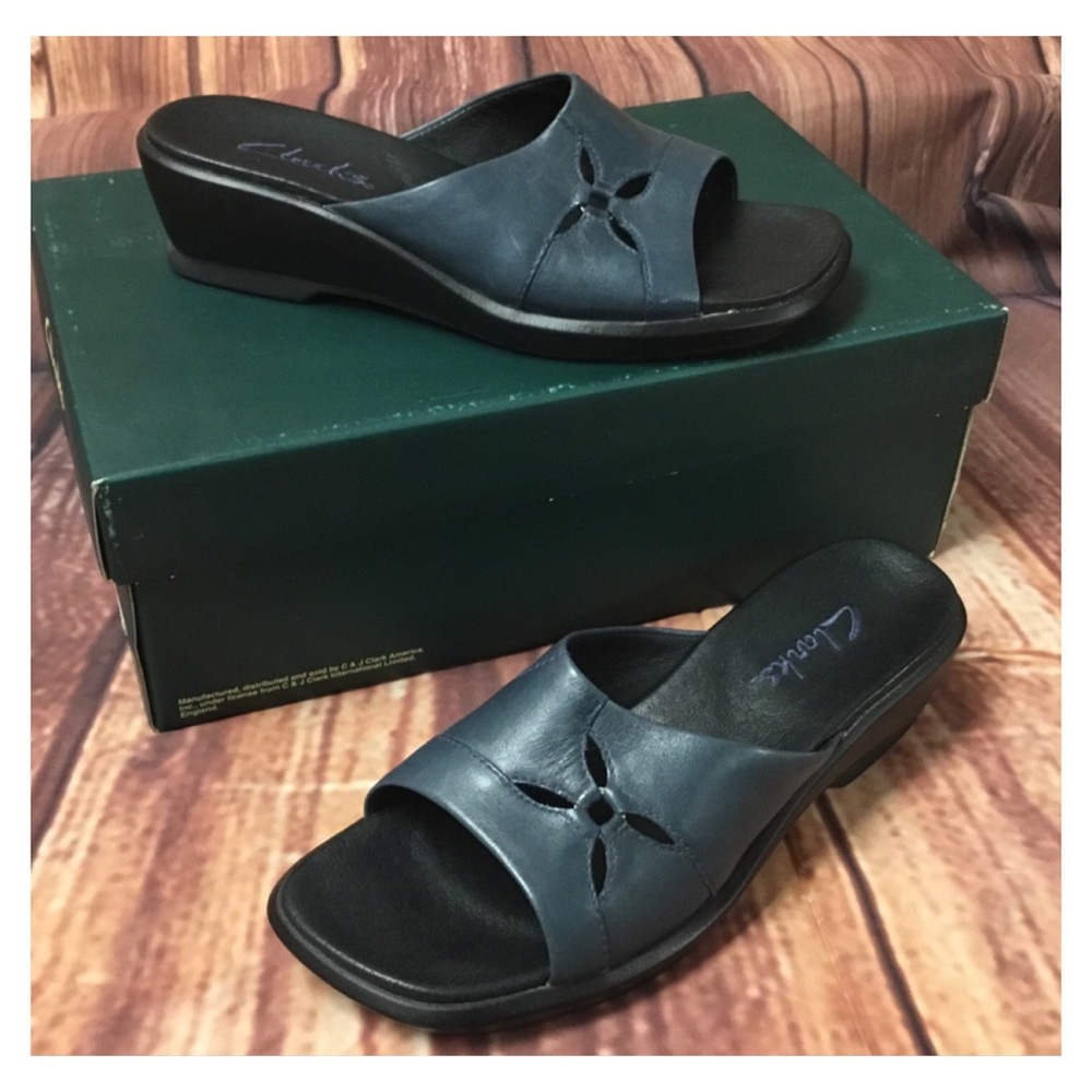 CLARKS “Rebecca” Navy Blue Leather wedged Slip-On